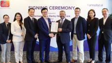 Representatives of Ramsay Sime Darby Health Care and annalise.ai pose during a signing ceremony